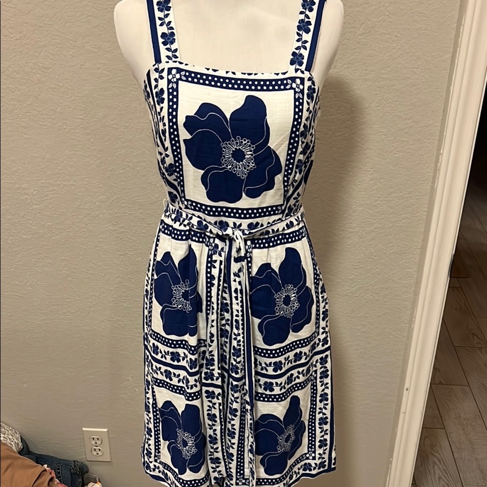 NWOT Draper James sz XS Floral Blue and White Dress